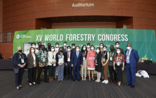 FAO Director-General QU Dongyu met with 15 members of the youth and young professional delegation attending the XV World Forestry Congress (WFC) in Seoul to share his support for their action in the forestry sector (CREDIT: FAO flickr)